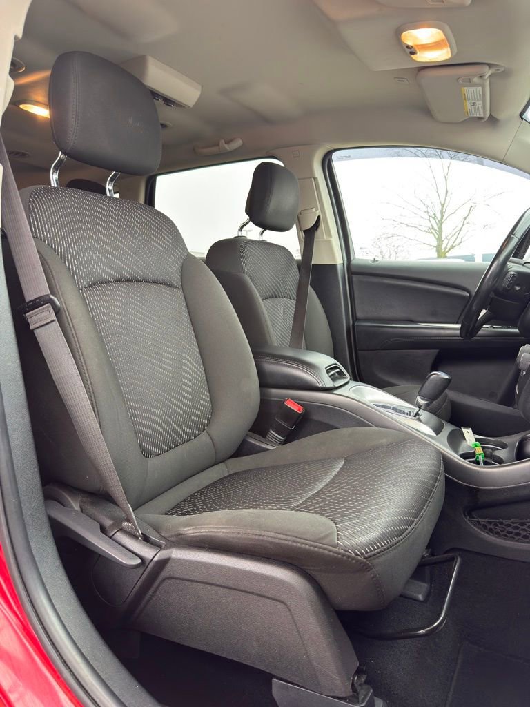 Used 2020 Dodge Journey SE w/ SE Popular Equipment Group image 27