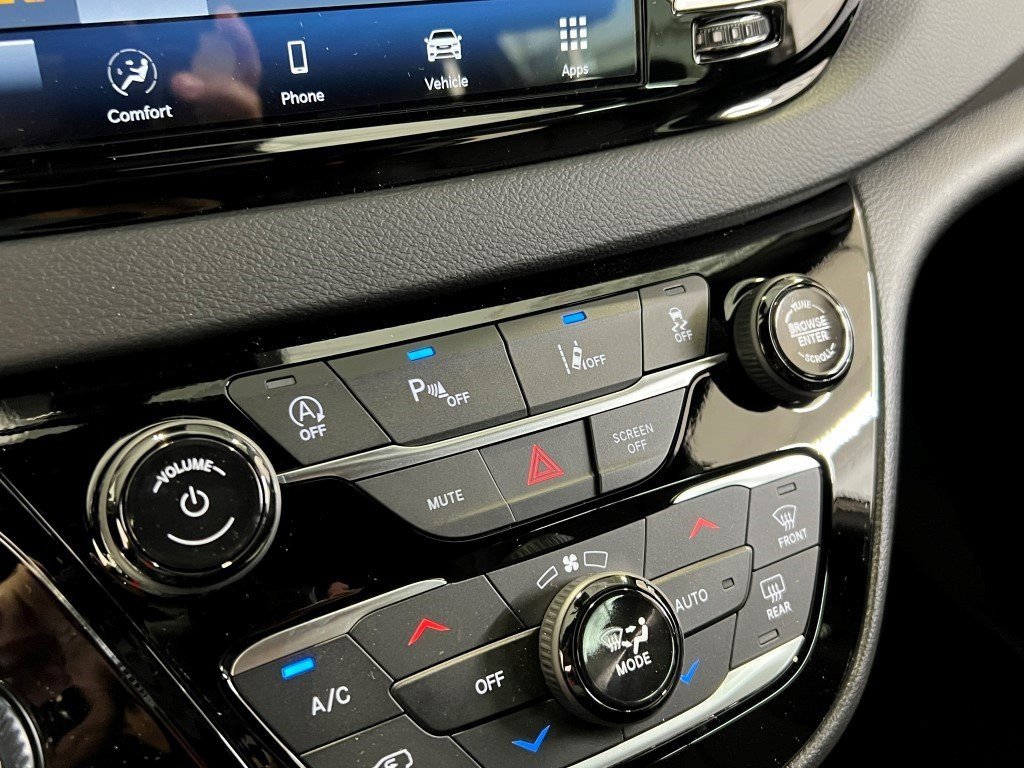 New 2026 Chrysler Voyager LX image 28