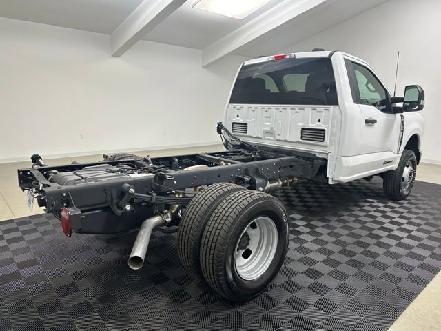 Used 2023 Ford F350 XLT w/ Snow Plow Prep Package image 4