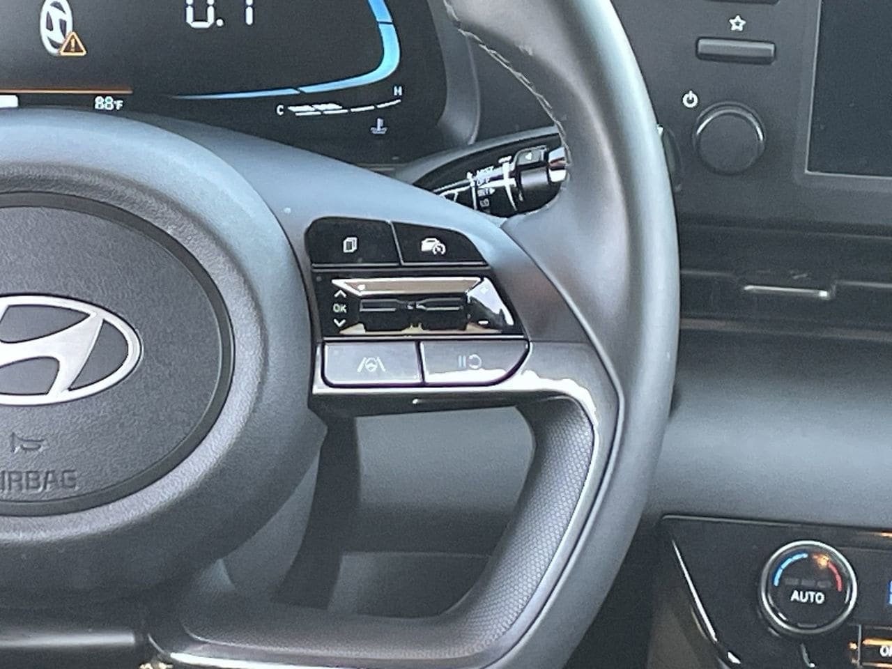 Certified 2025 Hyundai Elantra Sport FWD image 22