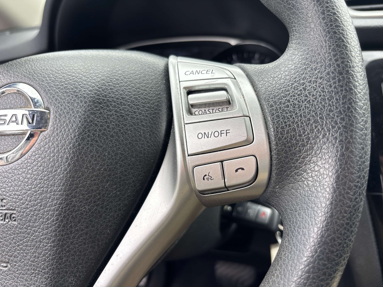 Used 2014 Nissan Rogue S FWD image 17