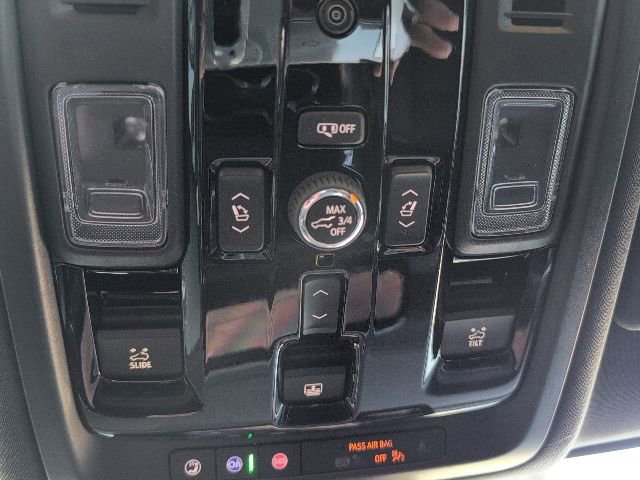 New 2026 Chevrolet Suburban Premier w/ Sun And Tow Package RWD image 32