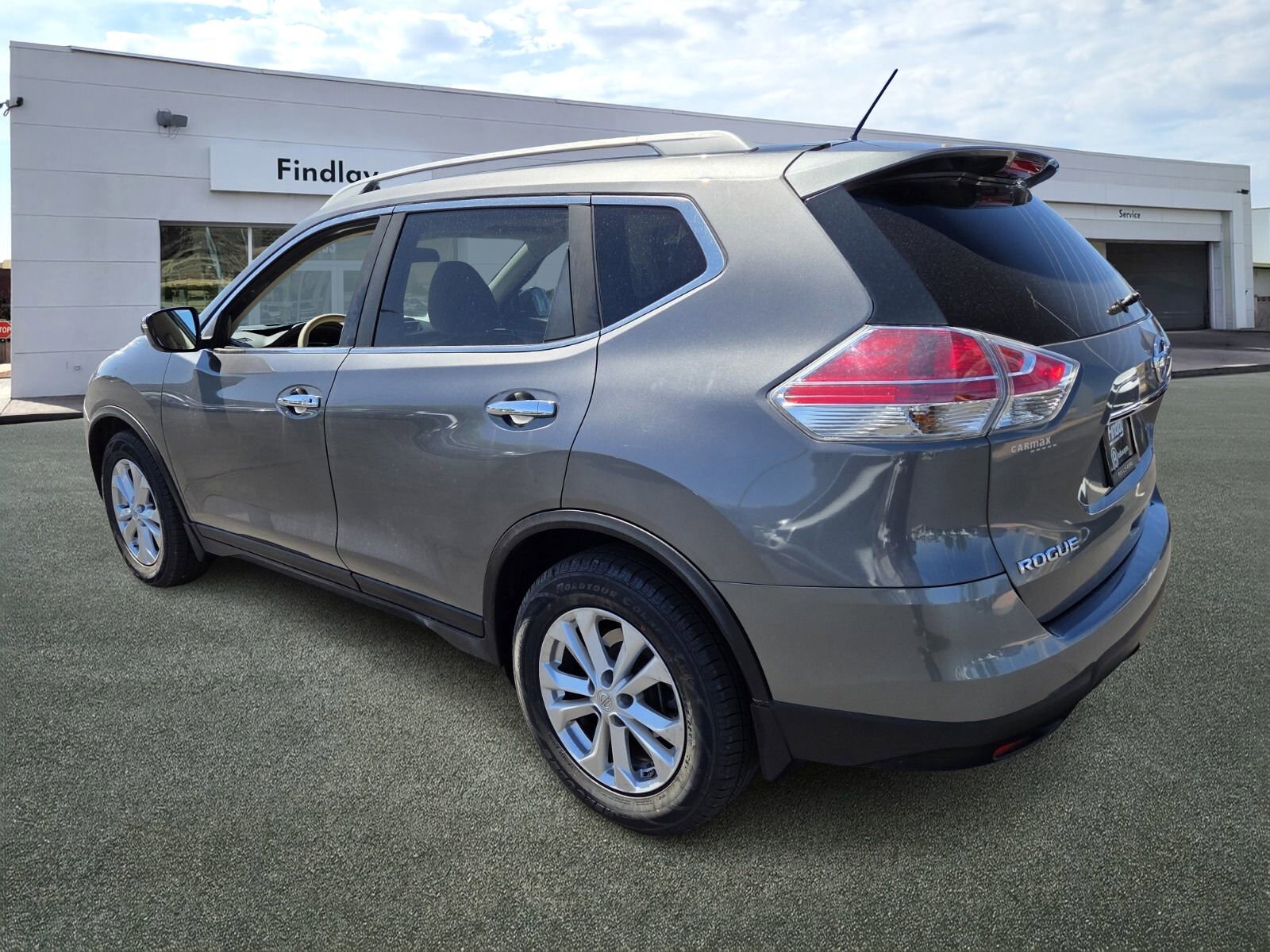 Used 2015 Nissan Rogue SV w/ SV Moonroof Package image 4