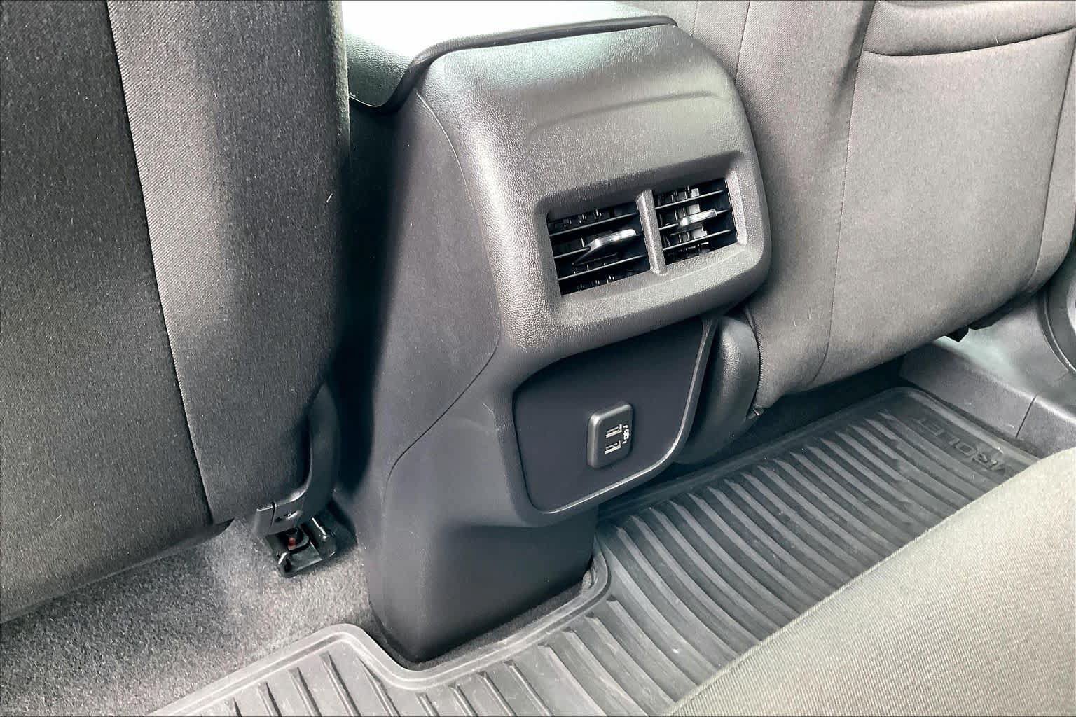 Used 2024 Chevrolet Equinox LT FWD image 33