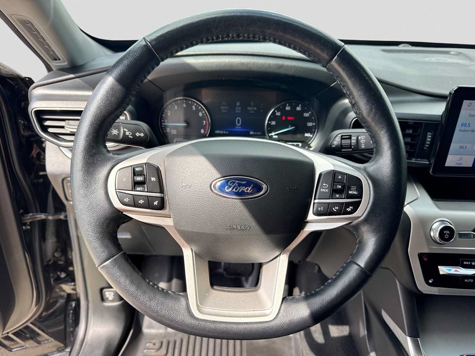 Used 2022 Ford Explorer XLT w/ Equipment Group 202A AWD/4WD image 23