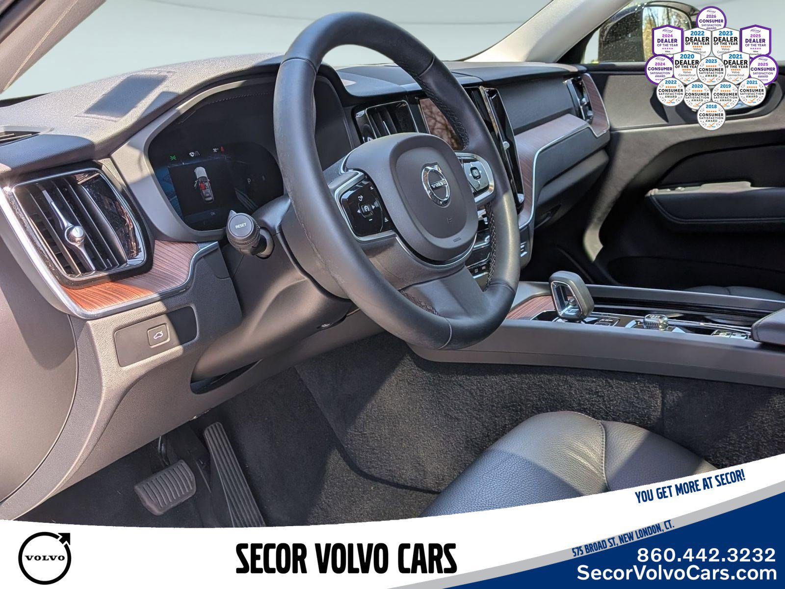 Certified 2024 Volvo XC60 B5 Plus w/ Protection Package Premier AWD/4WD image 13