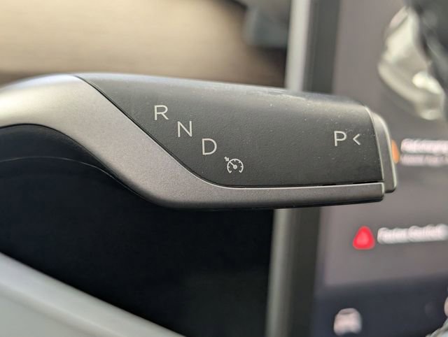 Used 2022 Tesla Model Y Long Range image 21