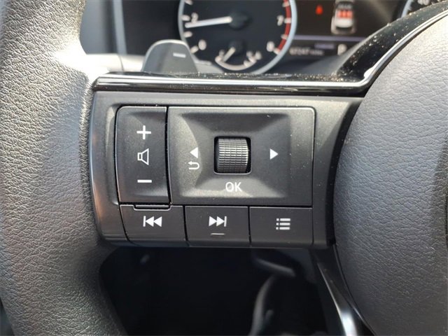 Used 2023 Nissan Rogue SV image 24