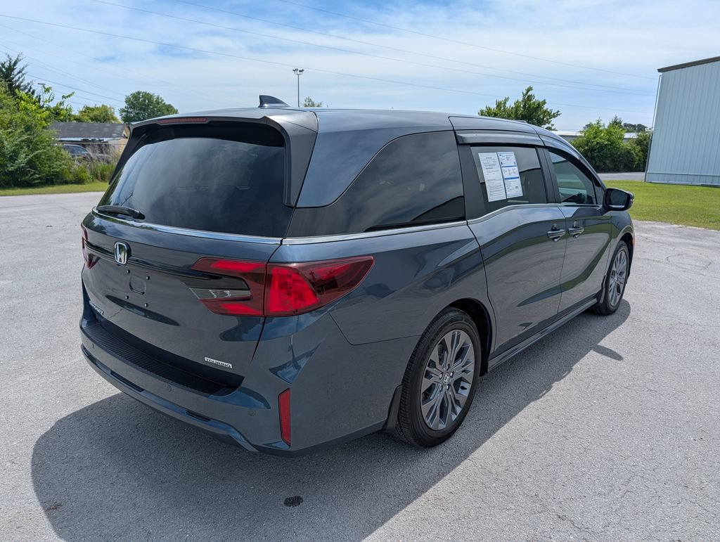 Used 2025 Honda Odyssey Touring image 3