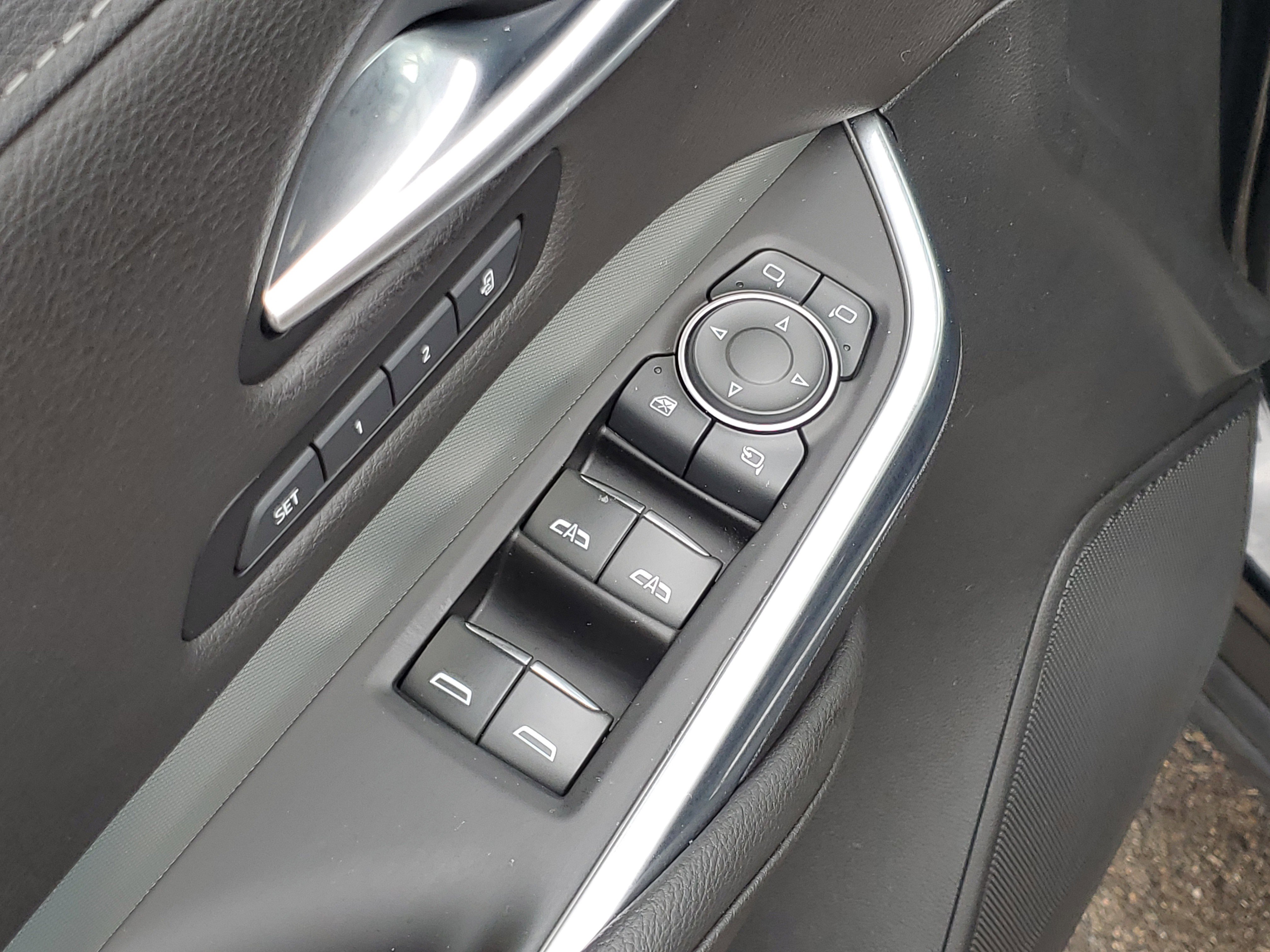 Used 2020 Cadillac XT4 Premium Luxury w/ Enhanced Visibility Package image 6