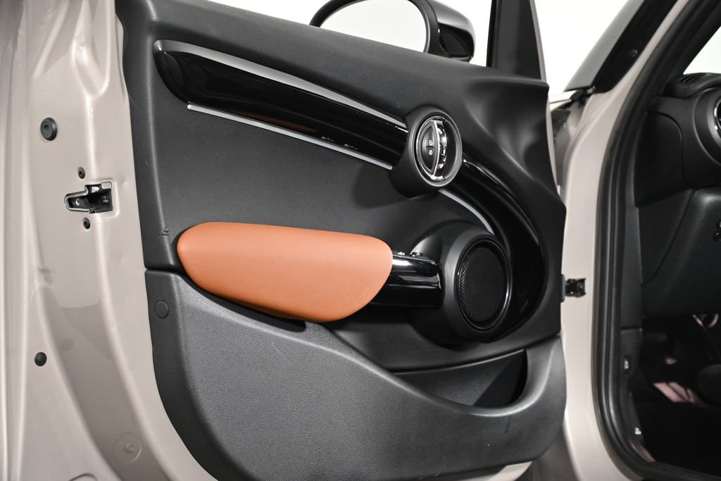 Used 2023 MINI Cooper S w/ Signature Upholstery Package image 35