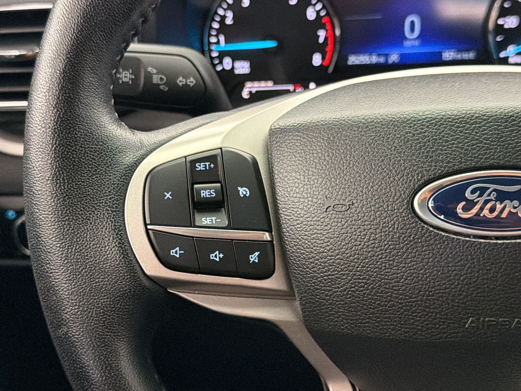 Used 2023 Ford Explorer XLT w/ Equipment Group 202A RWD image 17