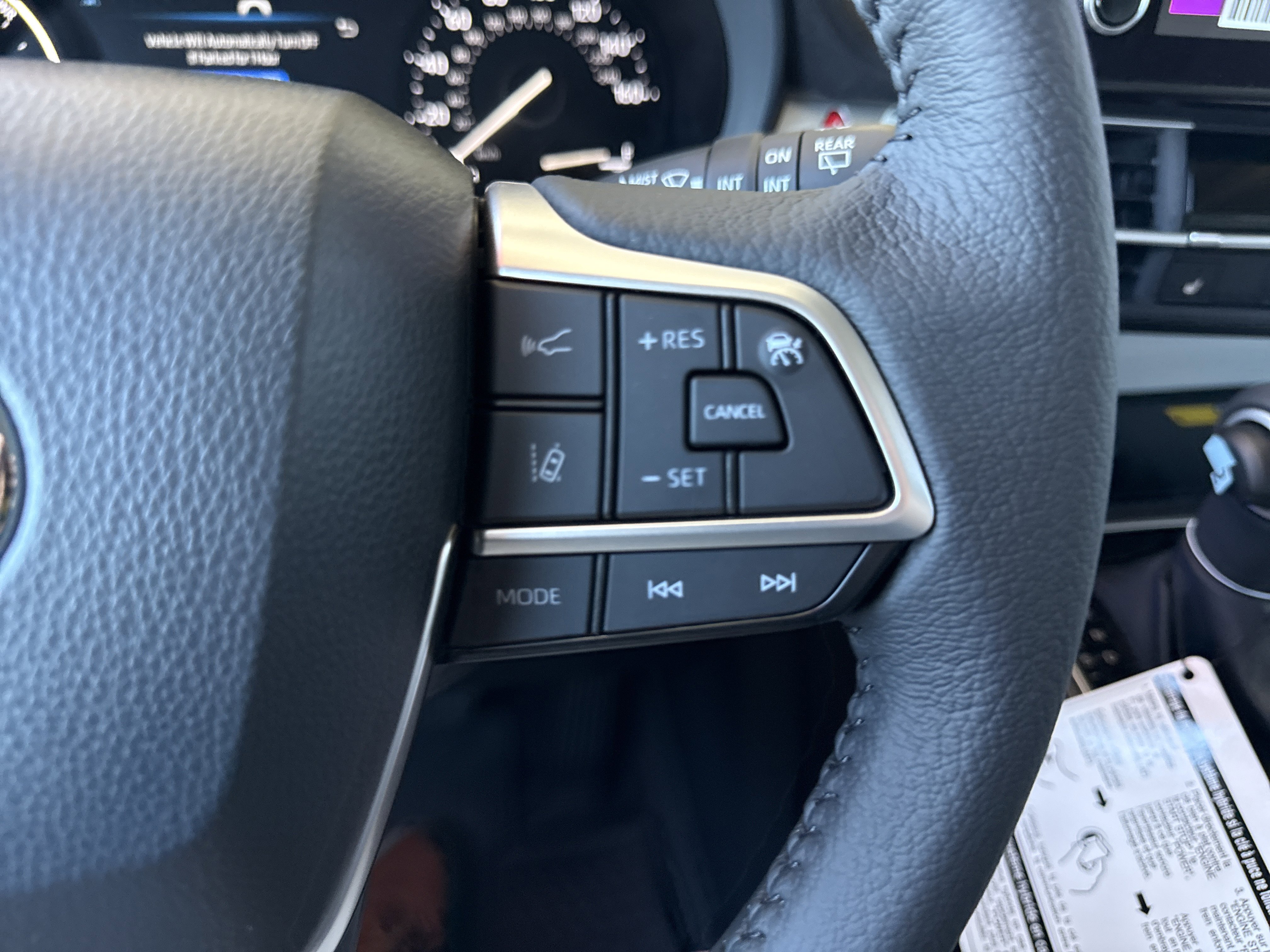 New 2025 Toyota Sienna XLE image 24