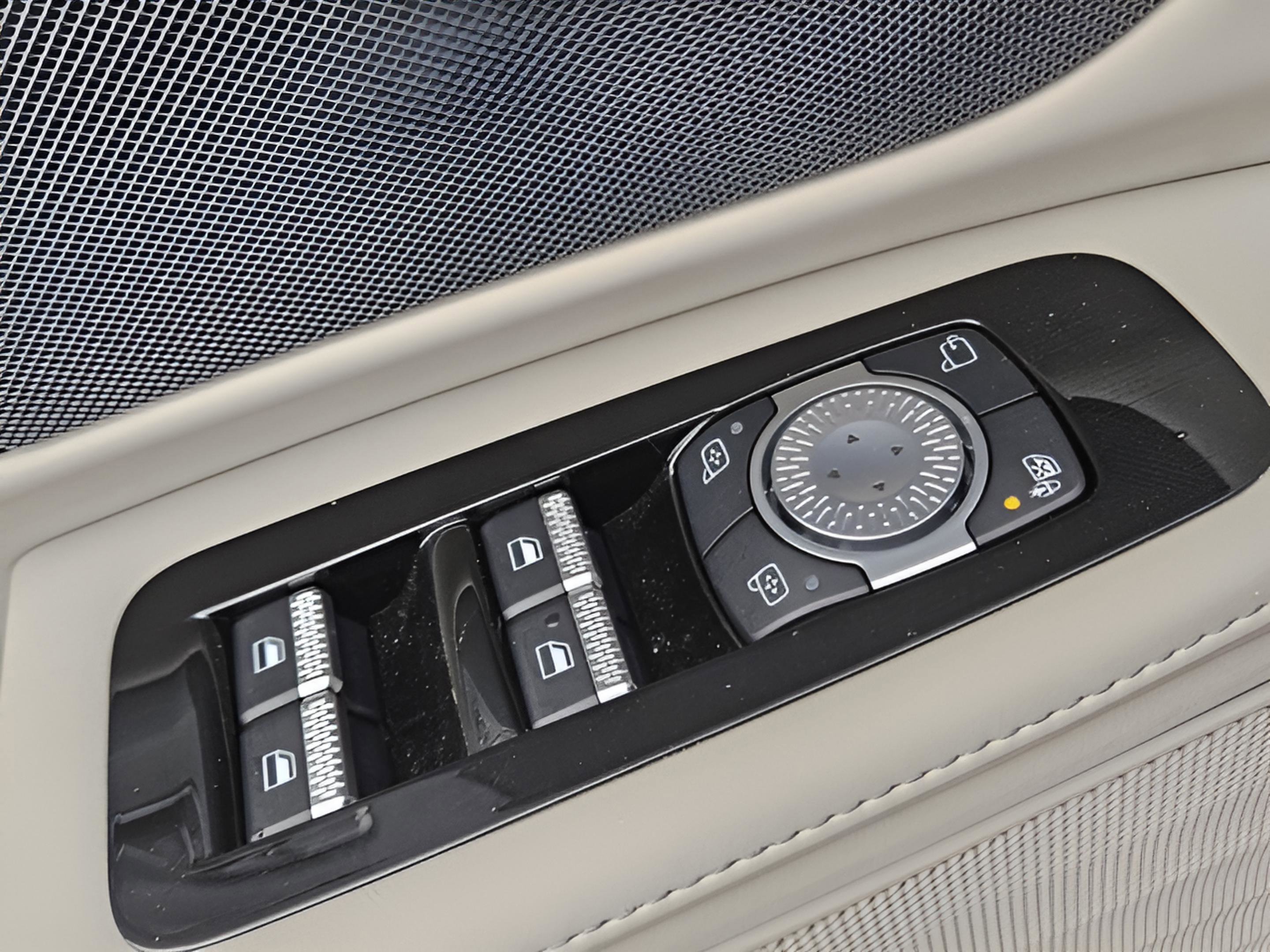 Used 2024 Lincoln Nautilus Premier image 21