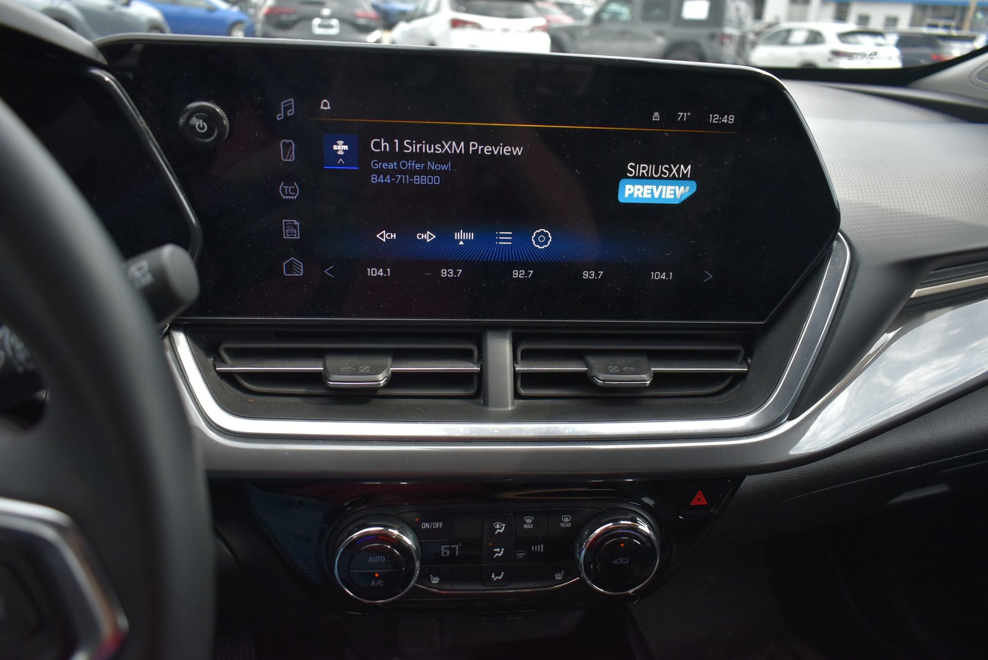 Used 2024 Chevrolet Trax ACTIV w/ Sunroof Package image 27