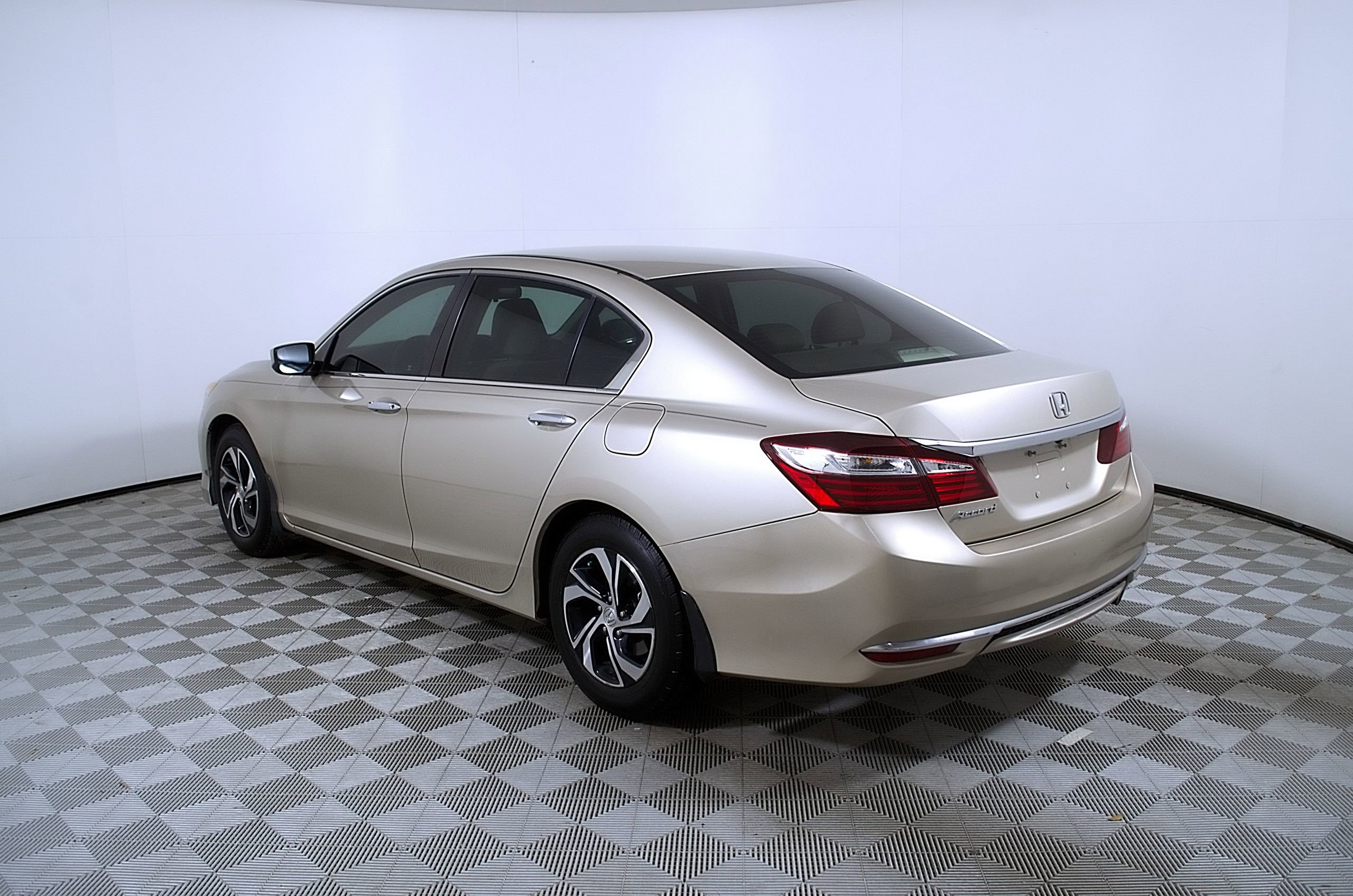Used 2016 Honda Accord LX image 9