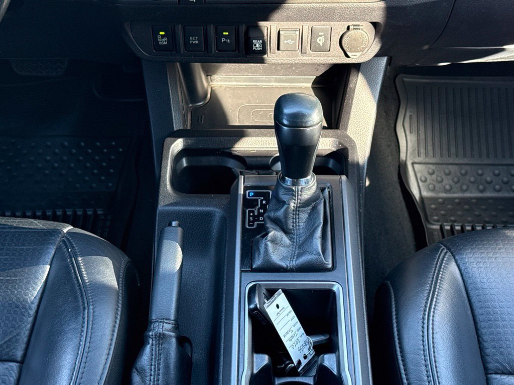 Used 2020 Toyota Tacoma TRD Off-Road w/ TRD Premium Off Road Package AWD/4WD image 27