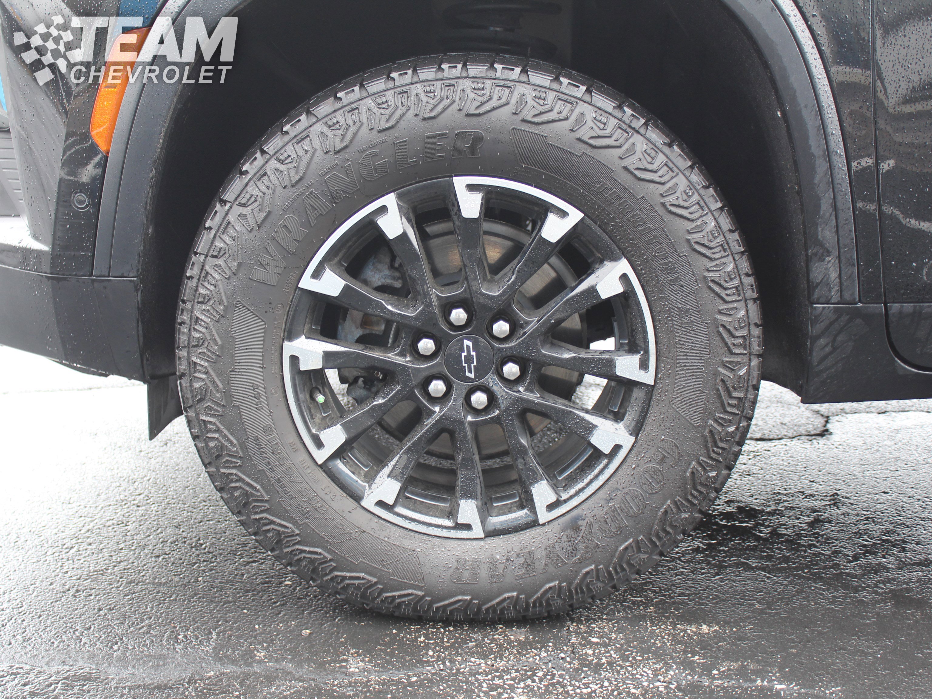 Used 2024 Chevrolet Traverse Z71 w/ Enhanced Driving Package image 32