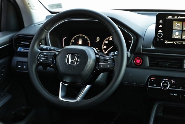 New 2025 Honda Pilot Touring image 33