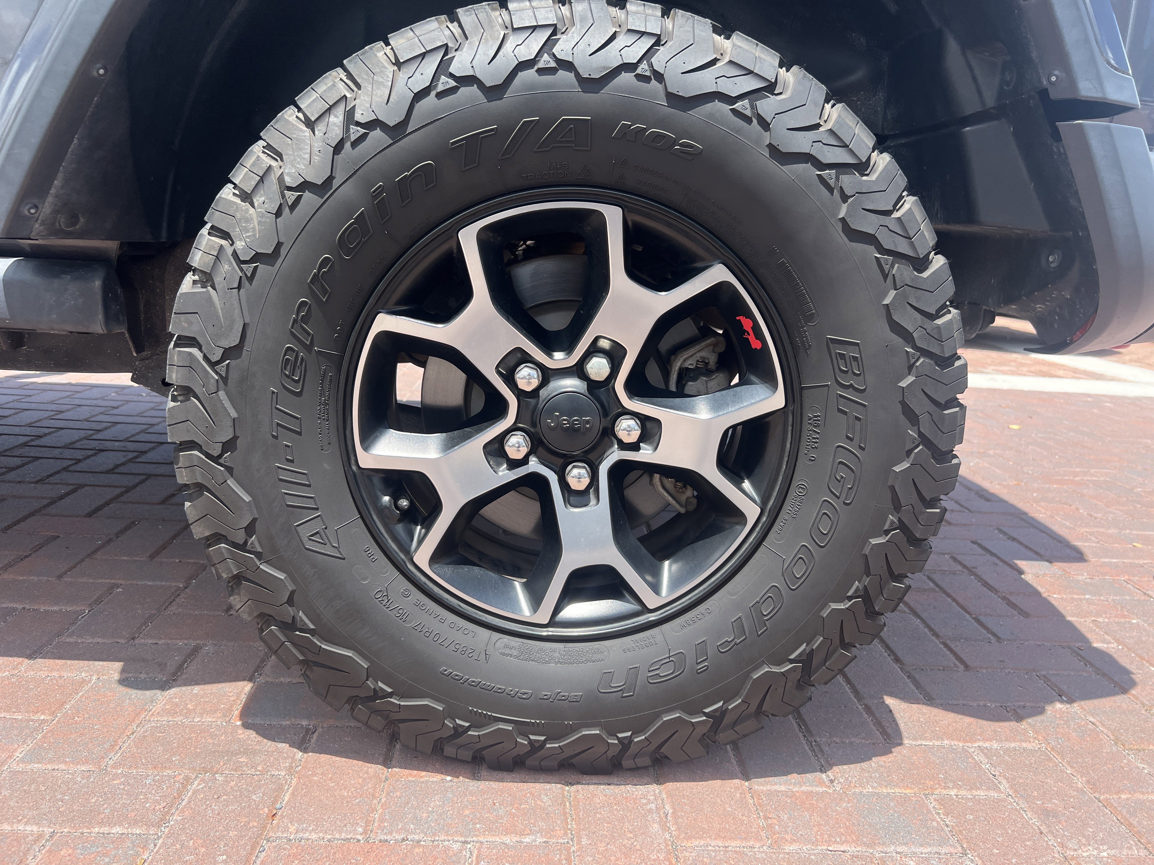 Used 2018 Jeep Wrangler Unlimited Rubicon AWD/4WD image 13