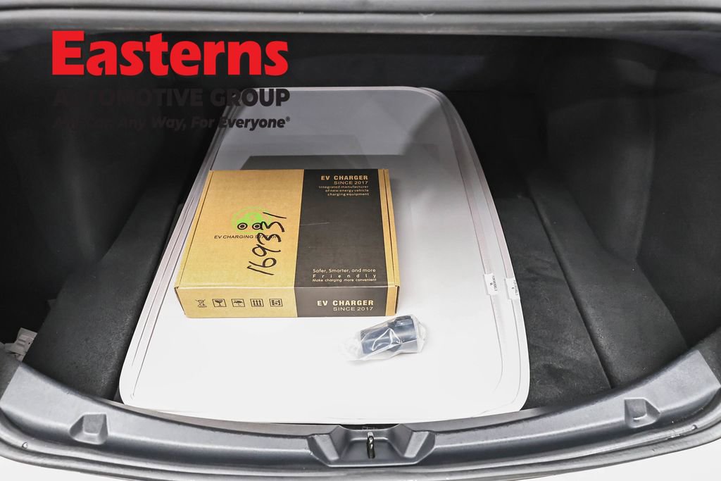 Used 2023 Tesla Model 3 Standard Range image 9