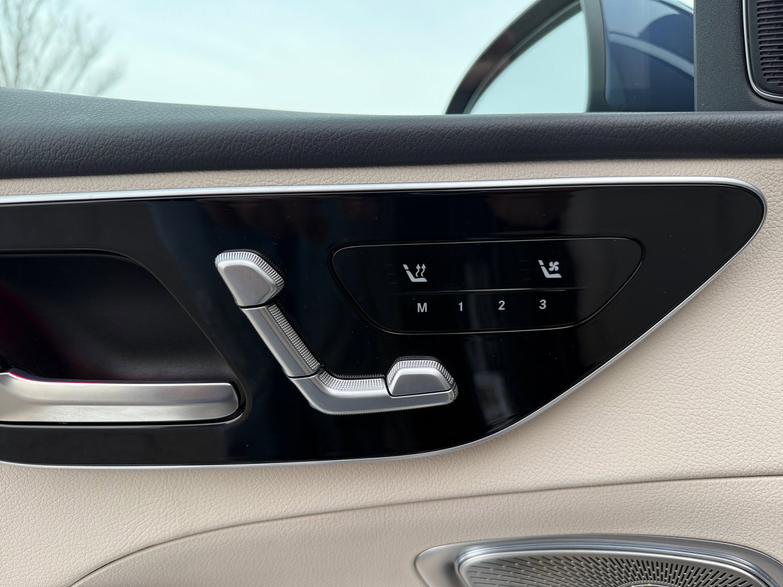 Used 2025 Mercedes-Benz C 300 4MATIC Sedan image 14