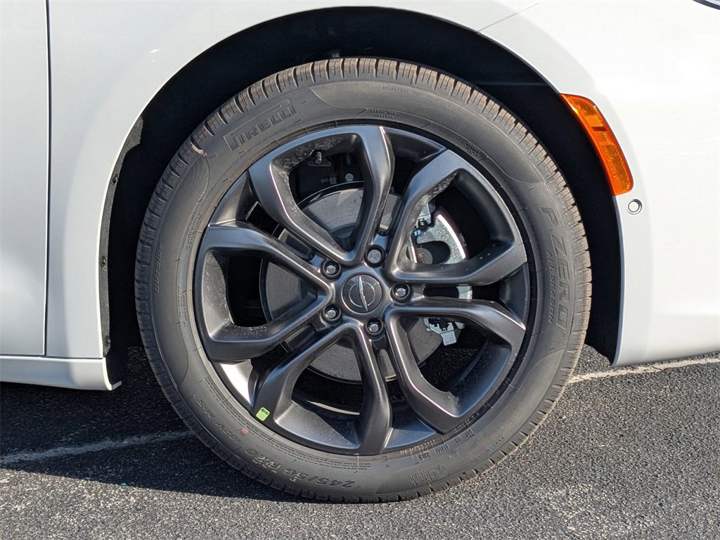 New 2026 Chrysler Pacifica Select image 11