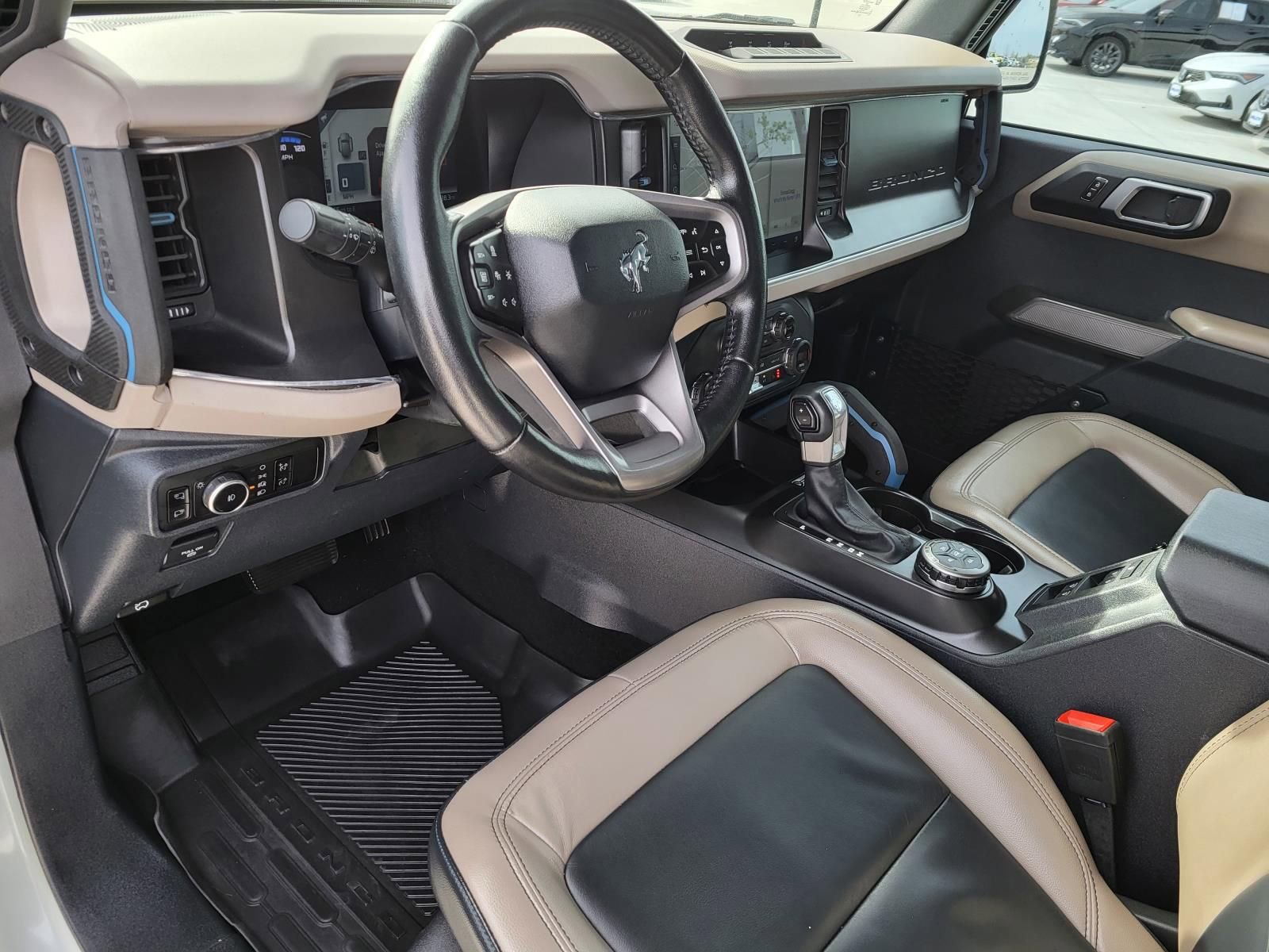 Used 2023 Ford Bronco Wildtrak image 10