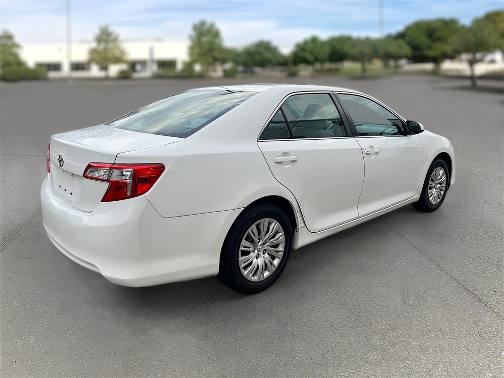 Used 2013 Toyota Camry L image 6