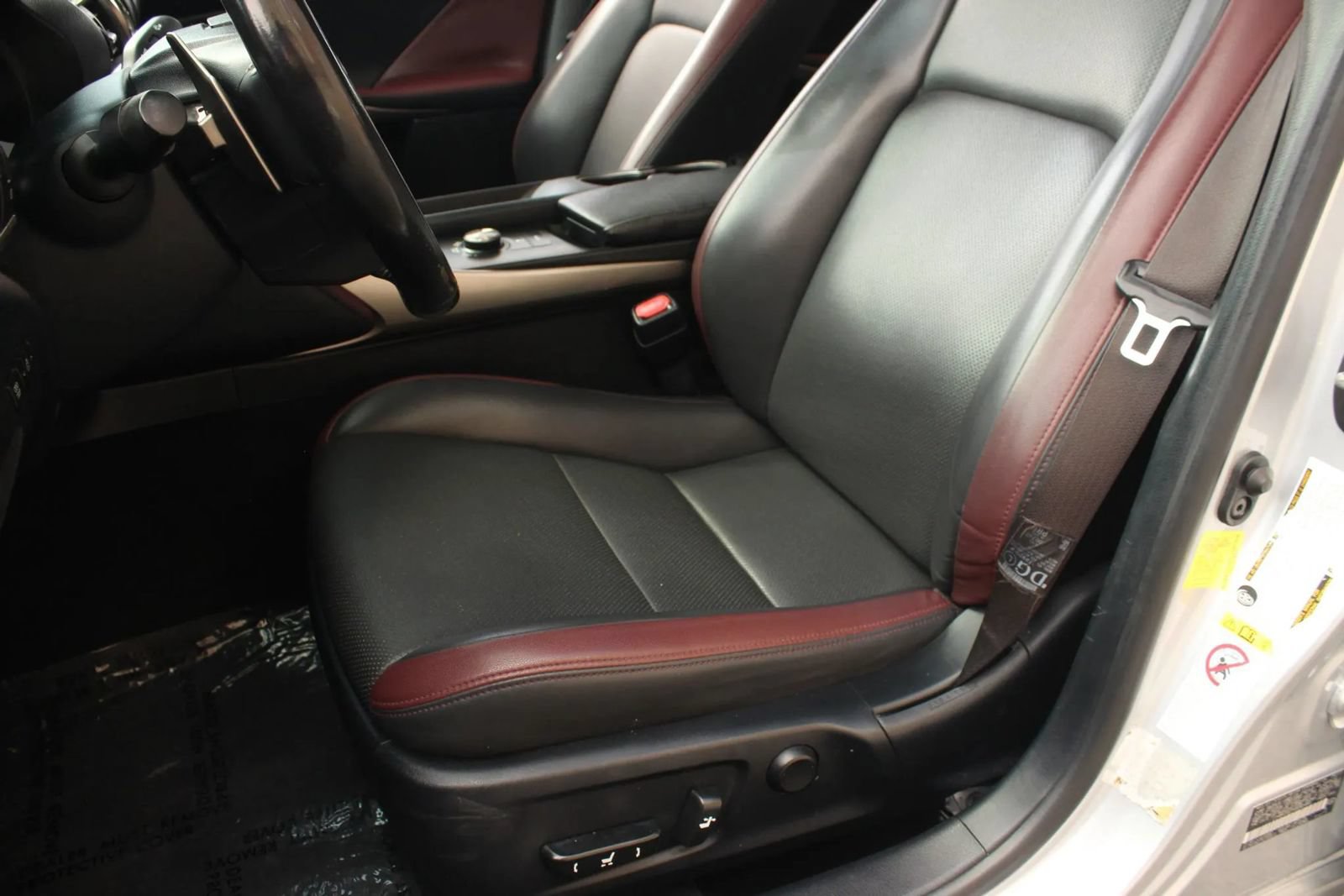 Used 2017 Lexus IS 200t RWD image 17