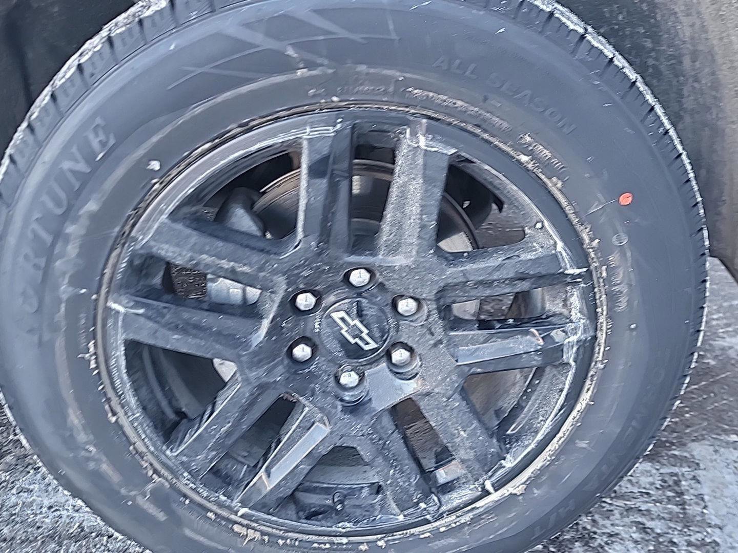 Used 2023 Chevrolet Silverado 1500 RST image 2