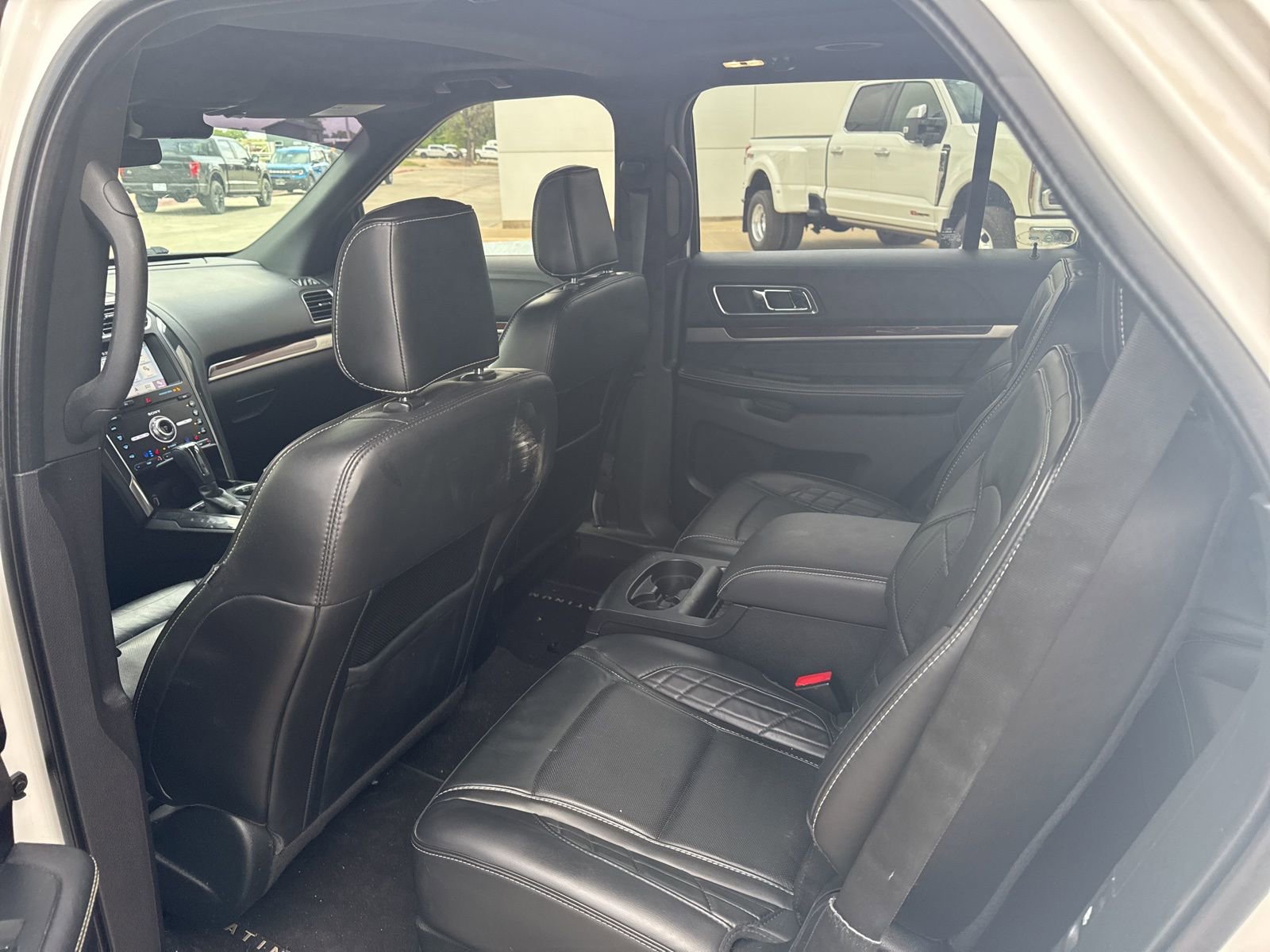 Used 2019 Ford Explorer Platinum image 9