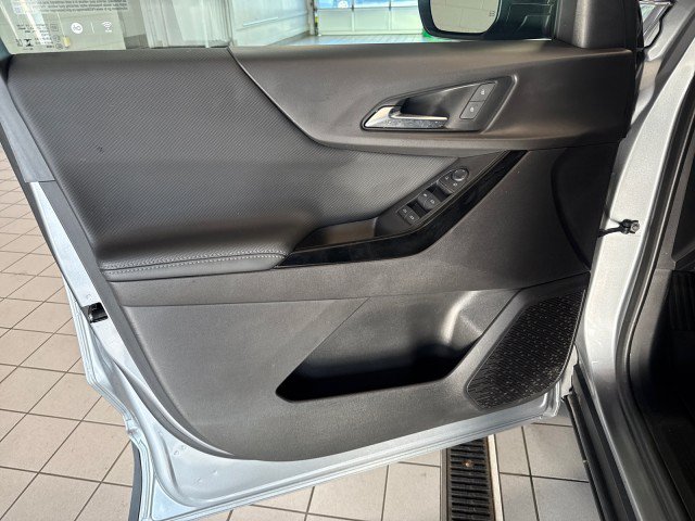 Used 2025 Chevrolet Equinox LT w/ Safety and Technology Package FWD image 14