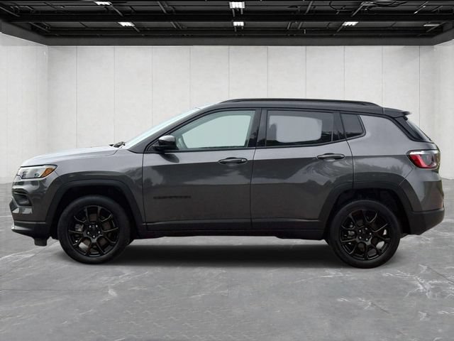 Certified 2023 Jeep Compass Latitude w/ Convenience Group AWD/4WD image 2