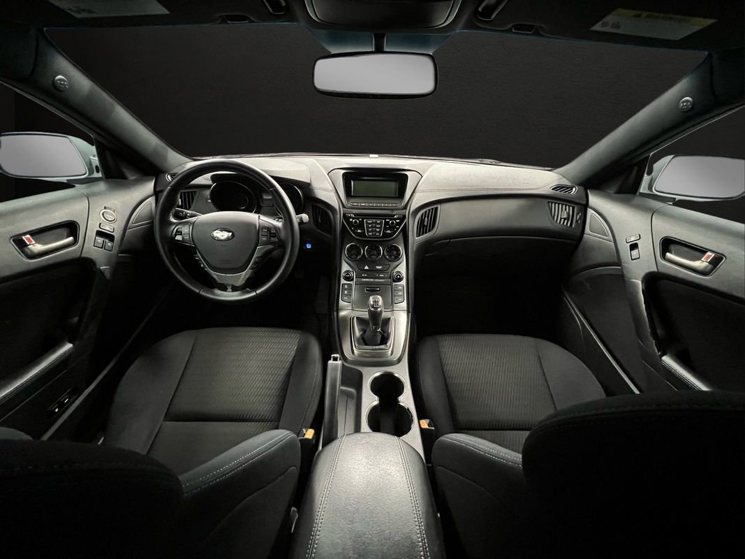 Used 2015 Hyundai Genesis 3.8 image 13