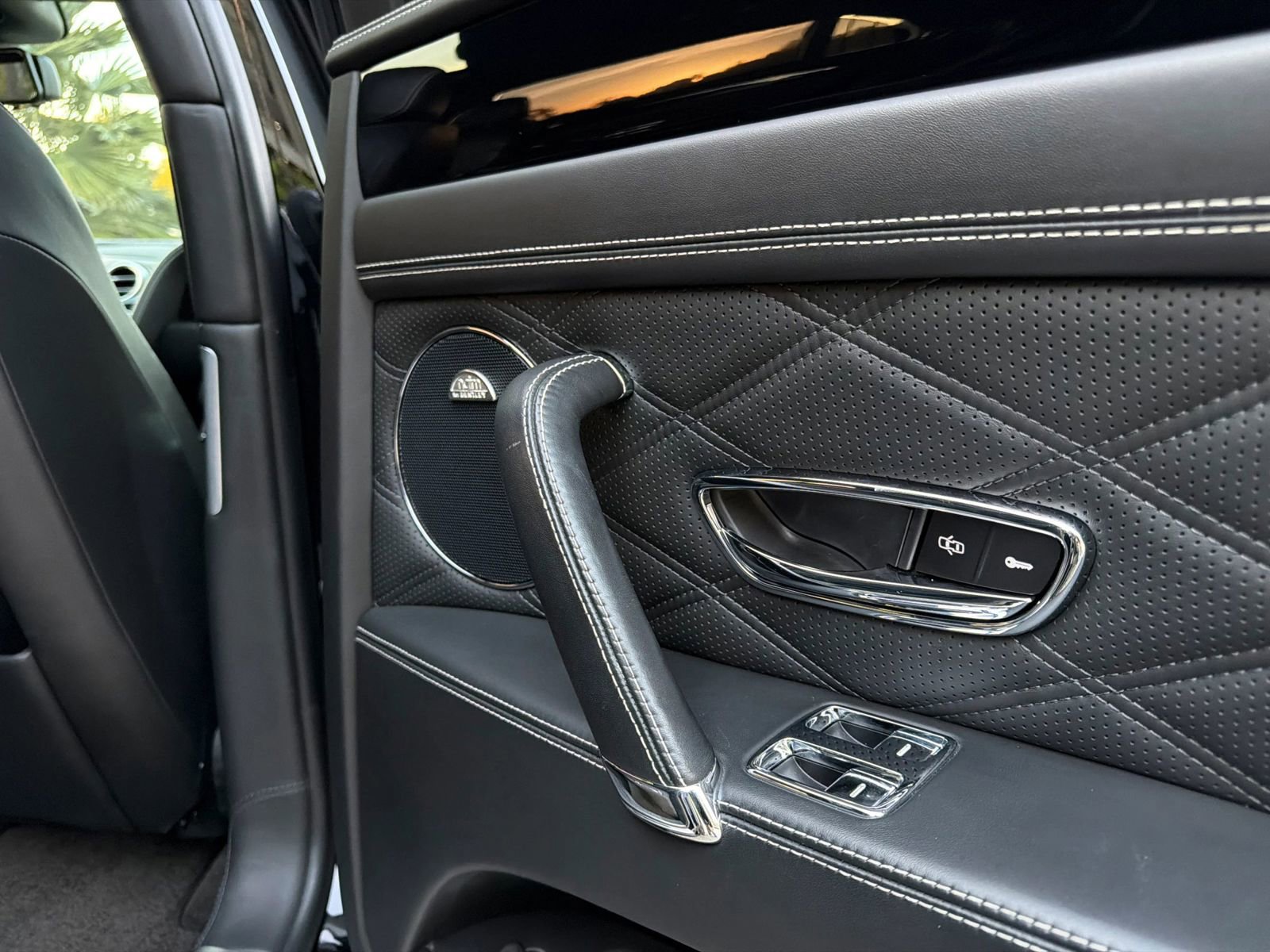 Used 2014 Bentley Flying Spur W12 AWD/4WD image 31