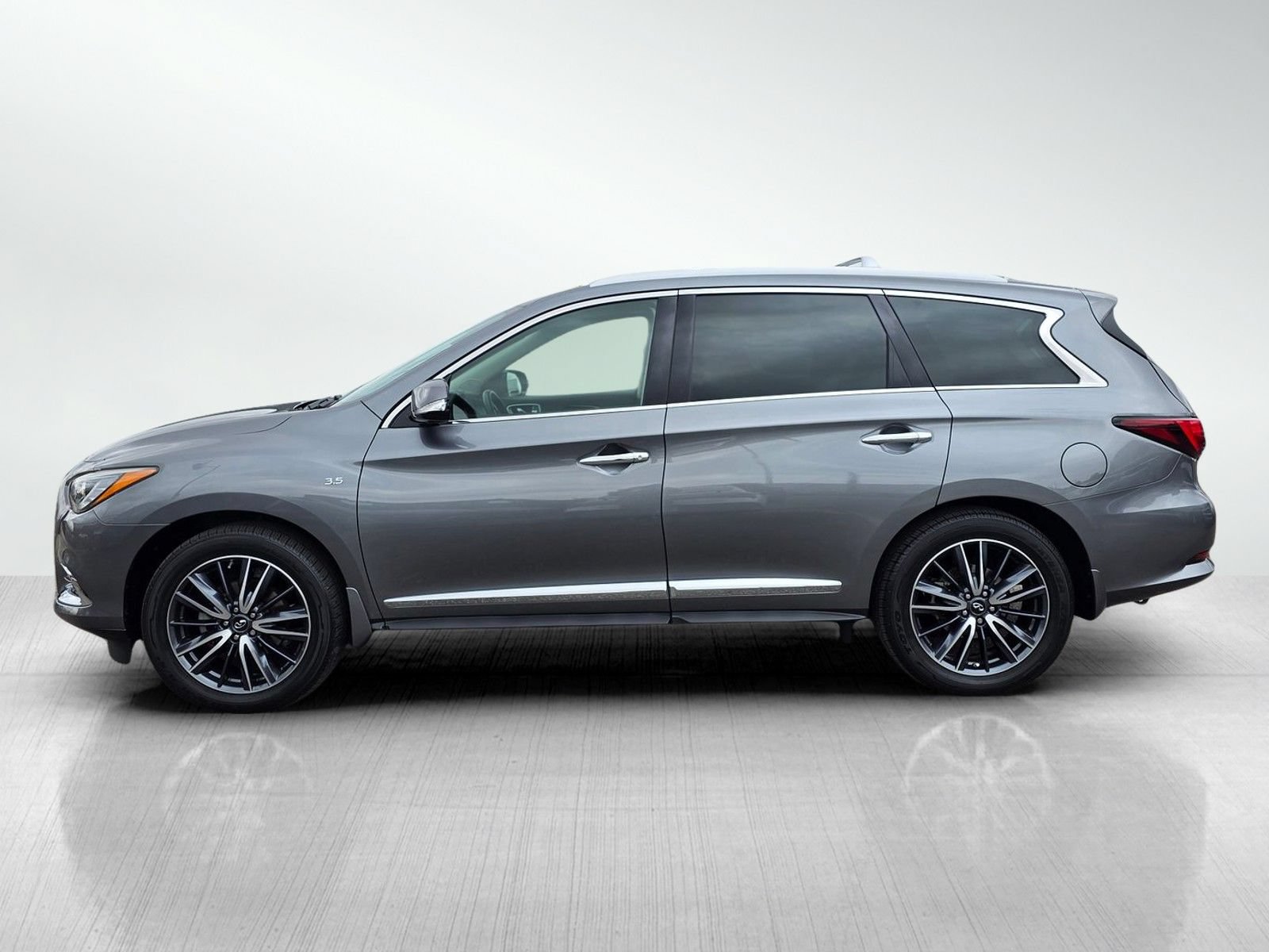 Used 2018 INFINITI QX60 FWD w/ Deluxe Technology Package image 4