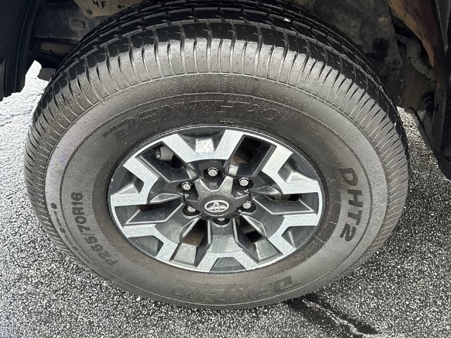 Used 2023 Toyota Tacoma TRD Off-Road AWD/4WD image 10