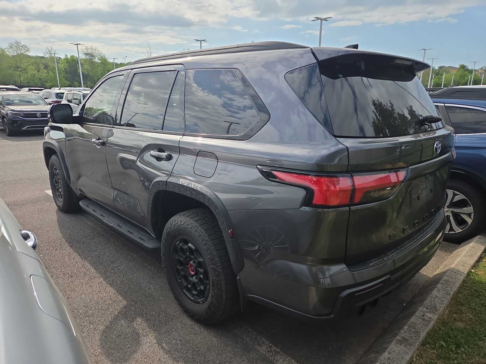 Used 2023 Toyota Sequoia TRD Pro AWD/4WD image 5