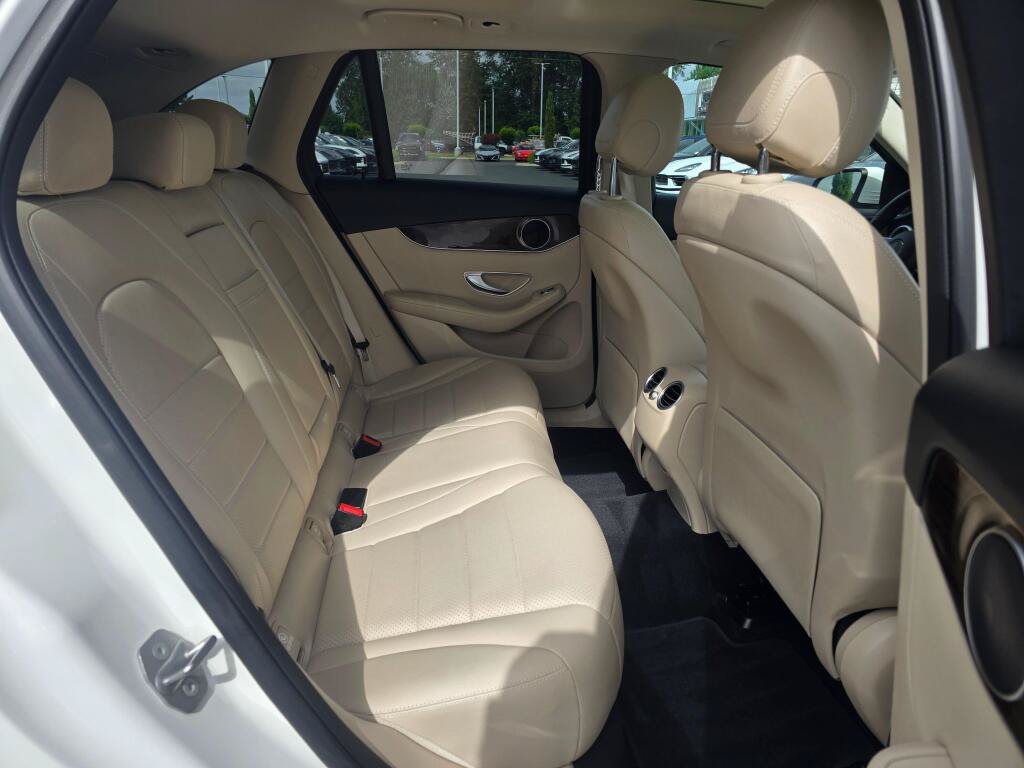 Used 2021 Mercedes-Benz GLC 300 4MATIC image 24
