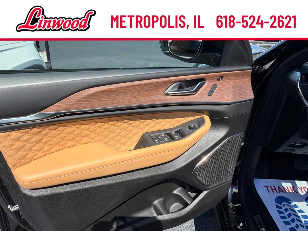 Used 2025 Jeep Grand Cherokee Summit AWD/4WD image 16