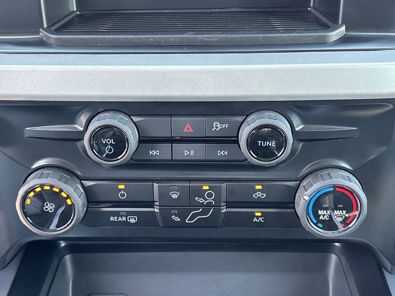 Certified 2025 Ford F350 XLT w/ FX4 Off-Road Package image 21