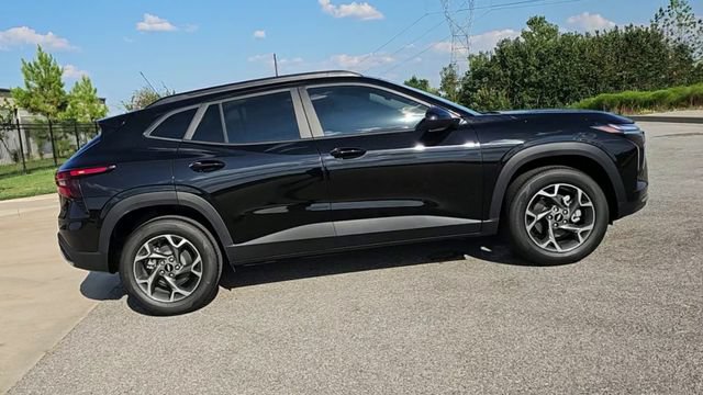 New 2026 Chevrolet Trax LT w/ Driver Confidence Package FWD image 9