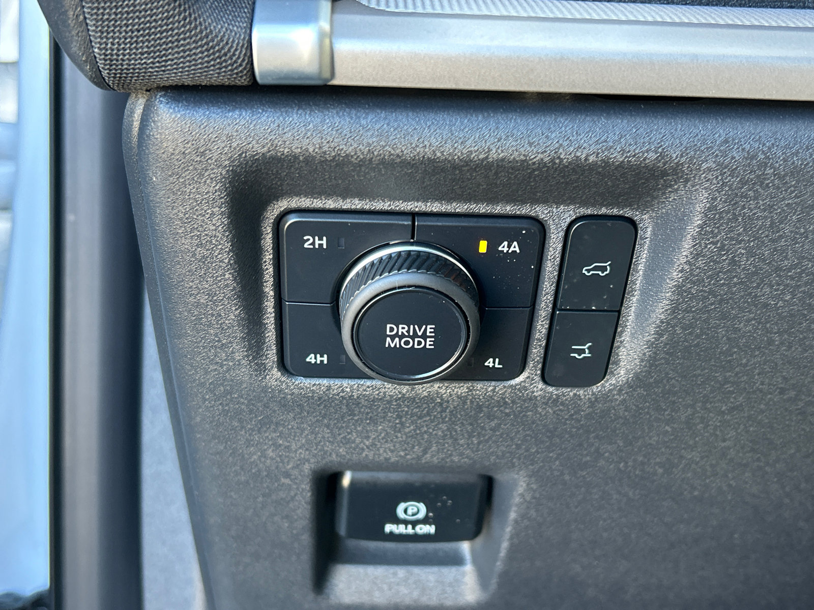 Used 2025 Ford Expedition Active image 21