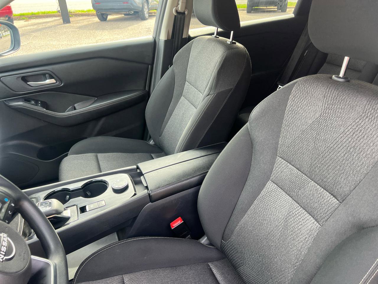 Used 2024 Nissan Rogue SV AWD/4WD image 15