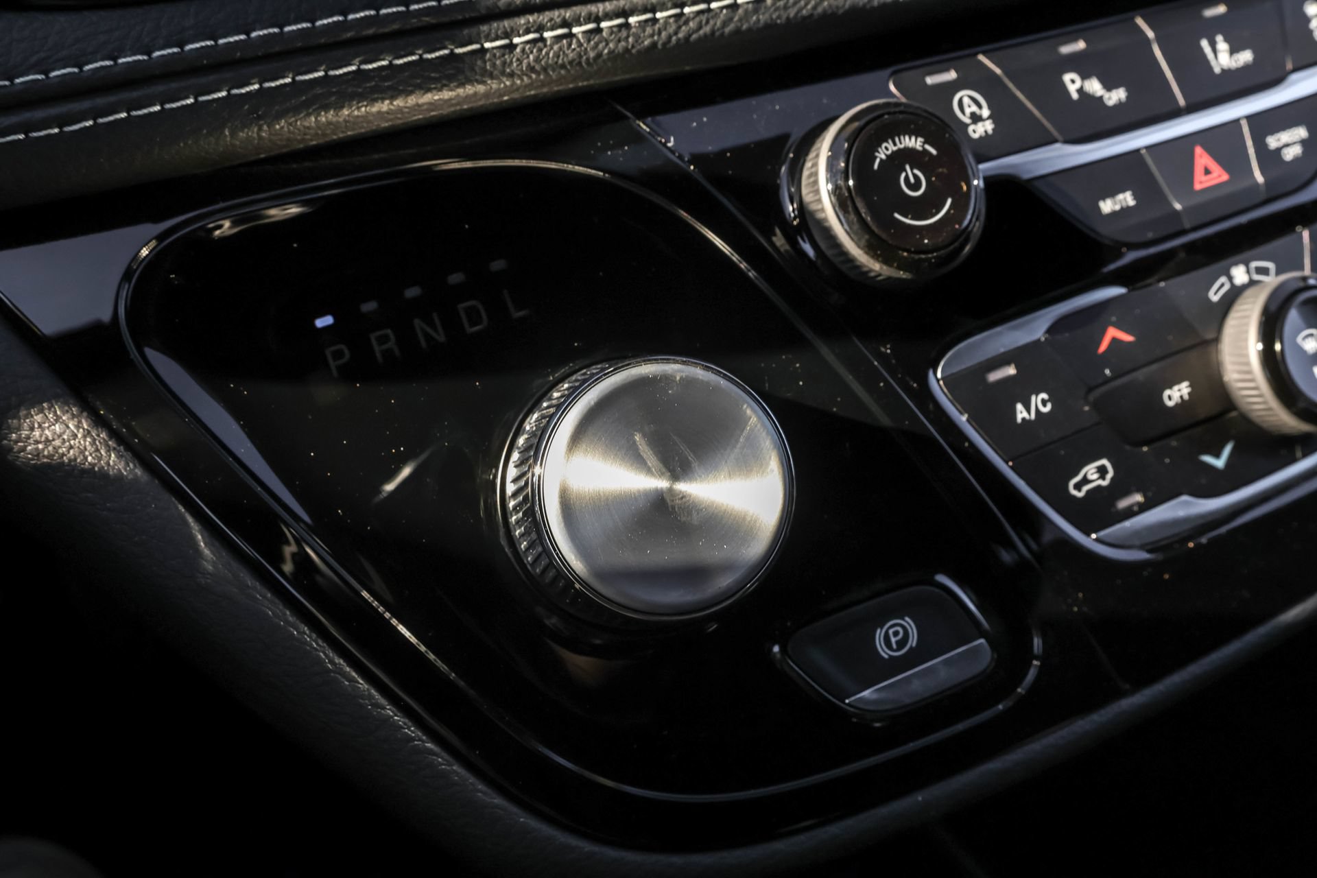 New 2026 Chrysler Pacifica Select FWD image 21