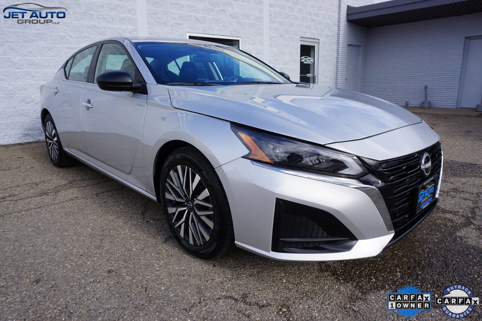 Used 2024 Nissan Altima 2.5 SV image 1
