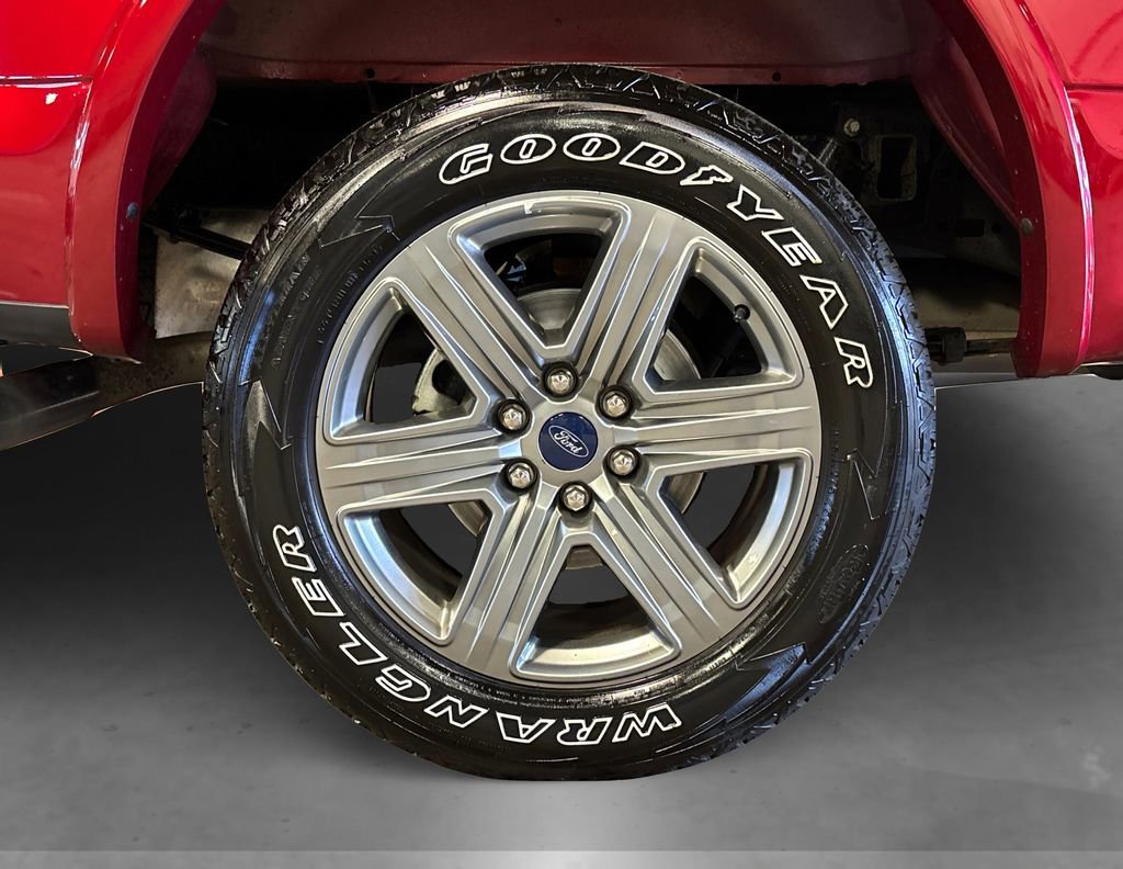 Used 2019 Ford F150 XLT w/ Equipment Group 302A Luxury AWD/4WD image 19