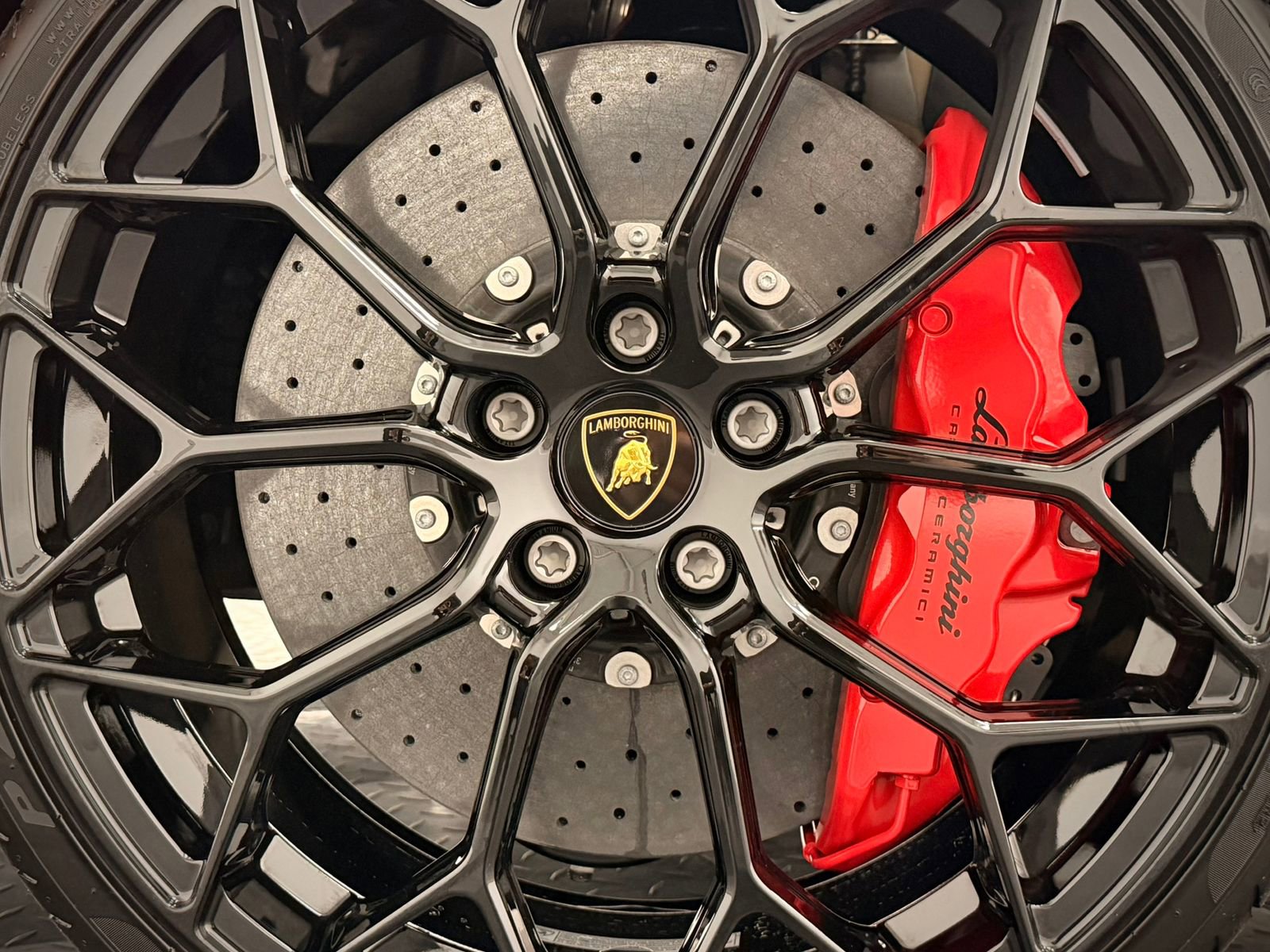 Used 2024 Lamborghini Huracan EVO image 50