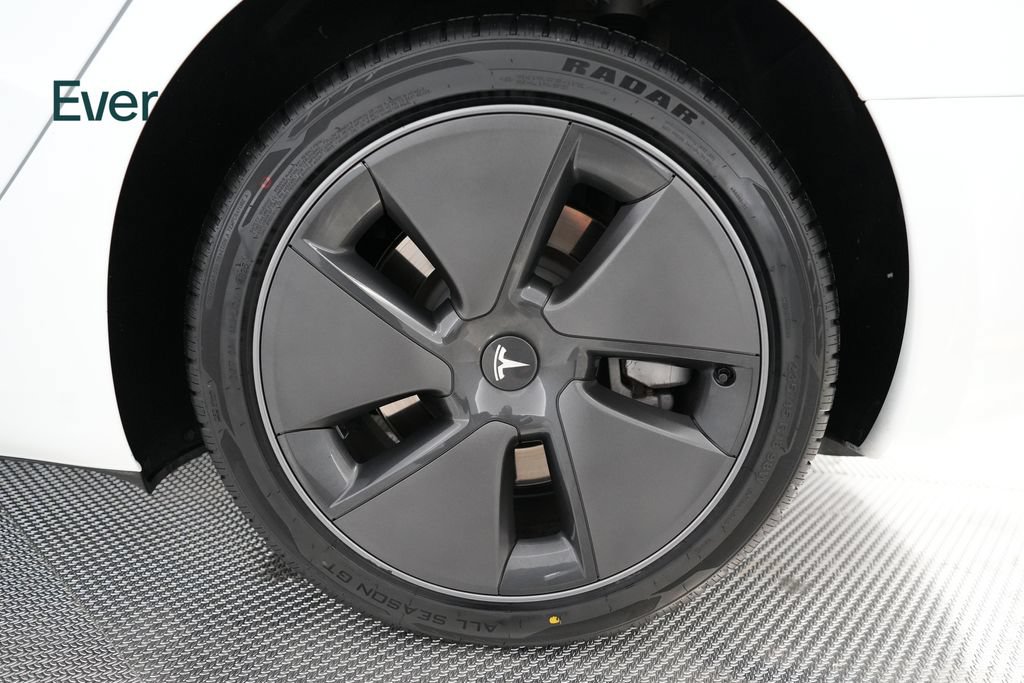 Used 2023 Tesla Model 3 Standard Range RWD image 9